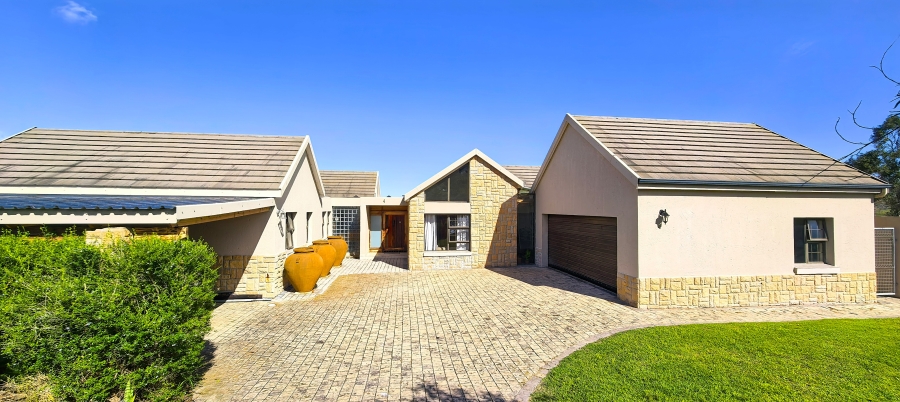 5 Bedroom Property for Sale in Num Num Cape Estate Western Cape